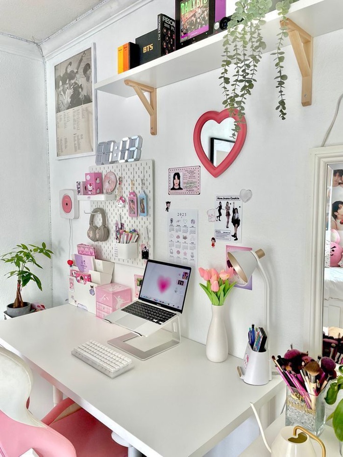 ảnh trang trí bàn học cho nữ