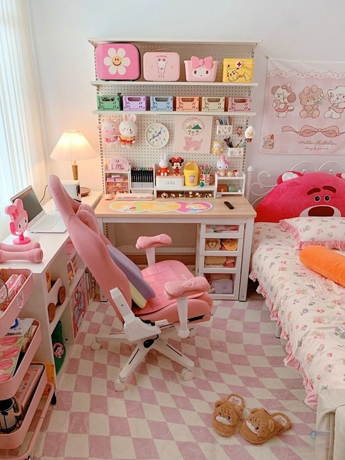 ảnh trang trí bàn học màu hồng