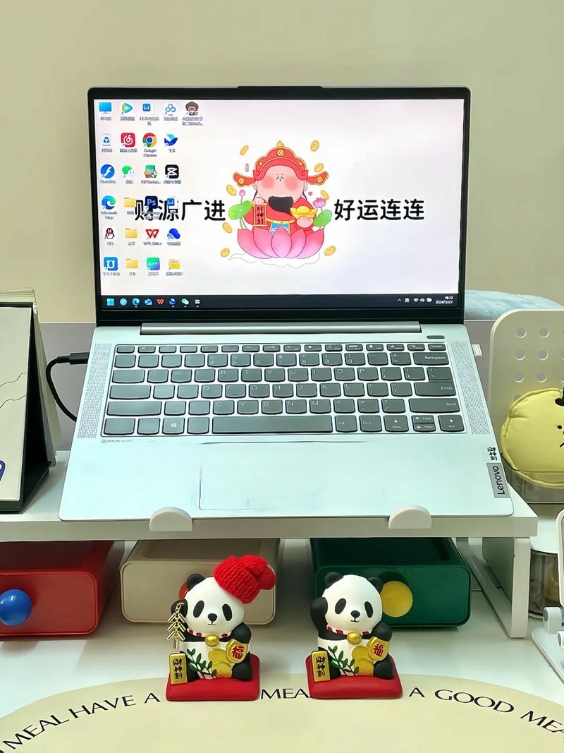 ảnh trang trí bàn làm việc đơn giản