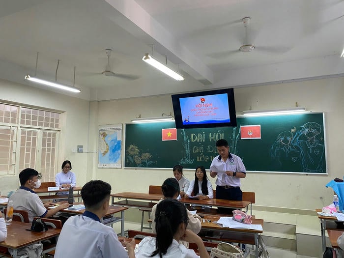 ảnh trang trí bảng đại hội chi đoàn đơn giản