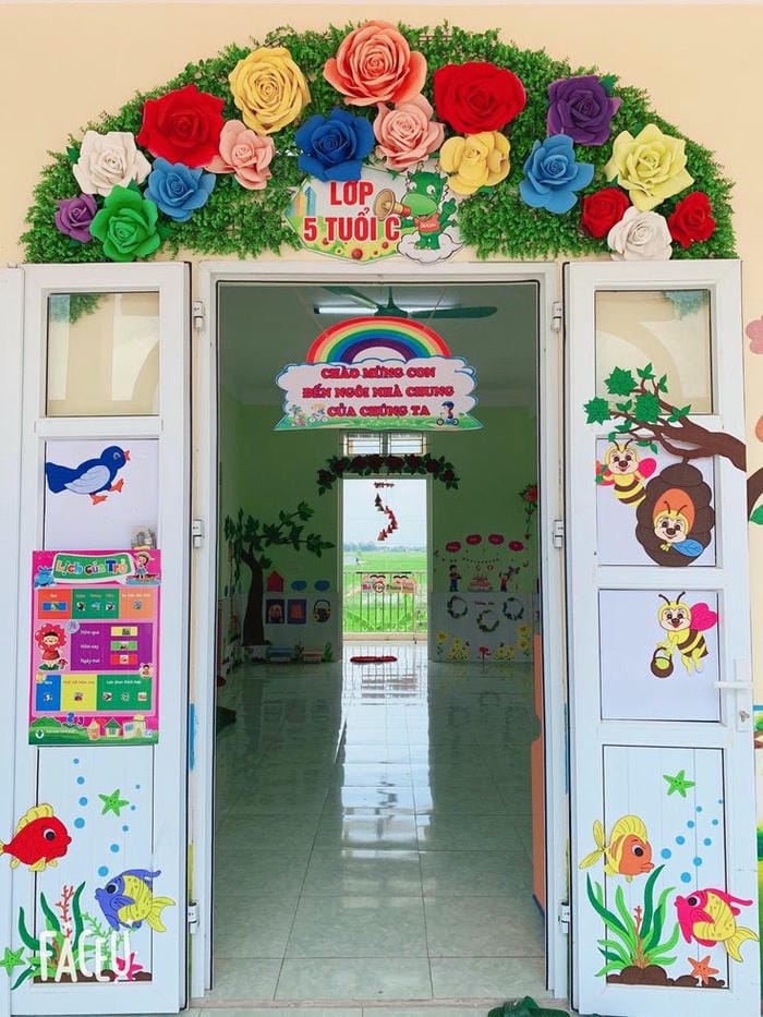 ảnh trang trí cửa lớp mầm non siêu đẹp