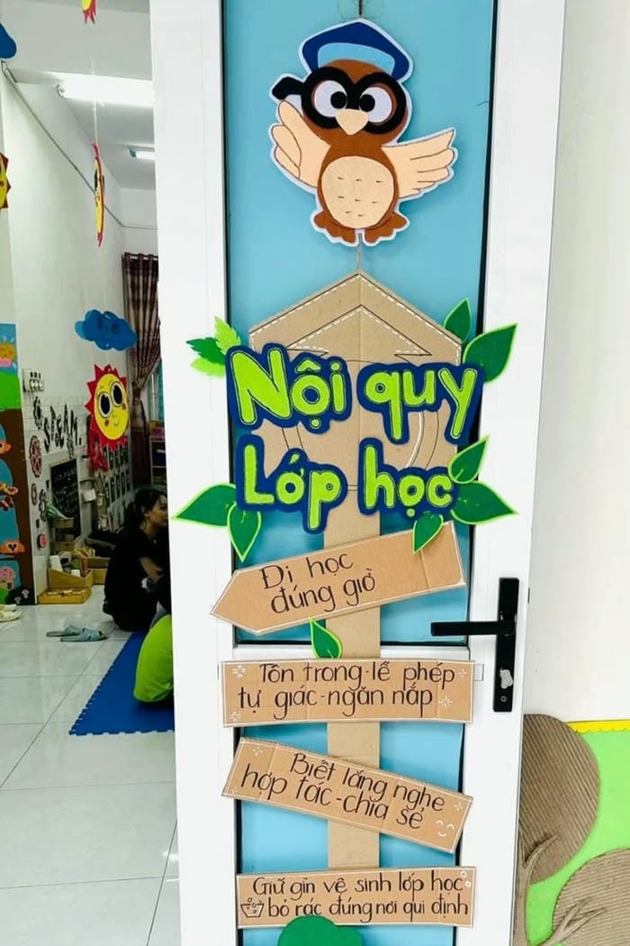 ảnh trang trí cửa lớp mầm non