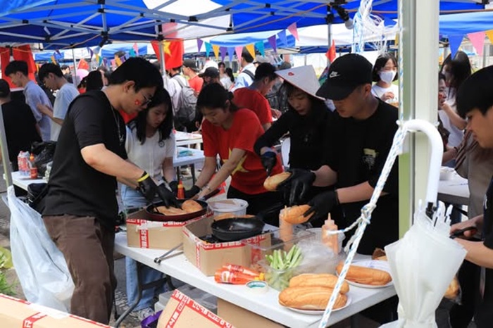 ảnh trang trí gian hàng ẩm thực trường học siêu dễ thương