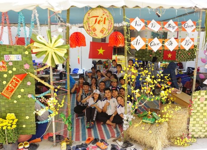 ảnh trang trí gian hàng ẩm thực trường học siêu đẹp