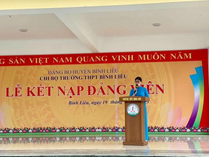 ảnh trang trí lễ kết nạp đảng mới nhất cực chất