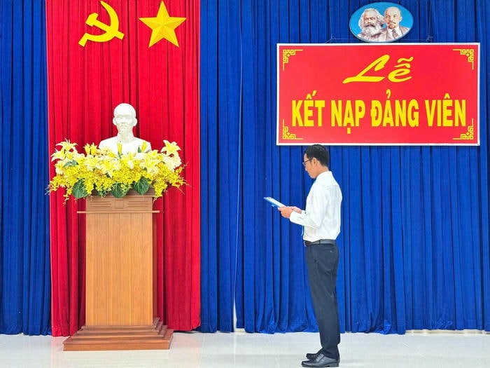 ảnh trang trí lễ kết nạp đảng mới nhất siêu đẹp