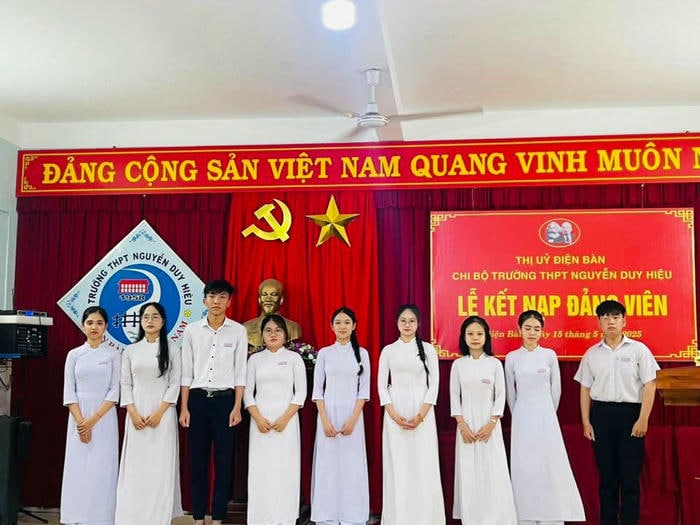 ảnh trang trí lễ kết nạp đảng mới nhất