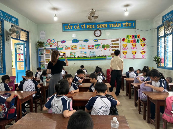 ảnh trang trí lớp học tiểu học