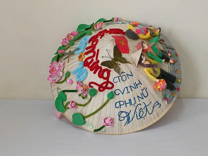 ảnh trang trí nón lá tôn vinh