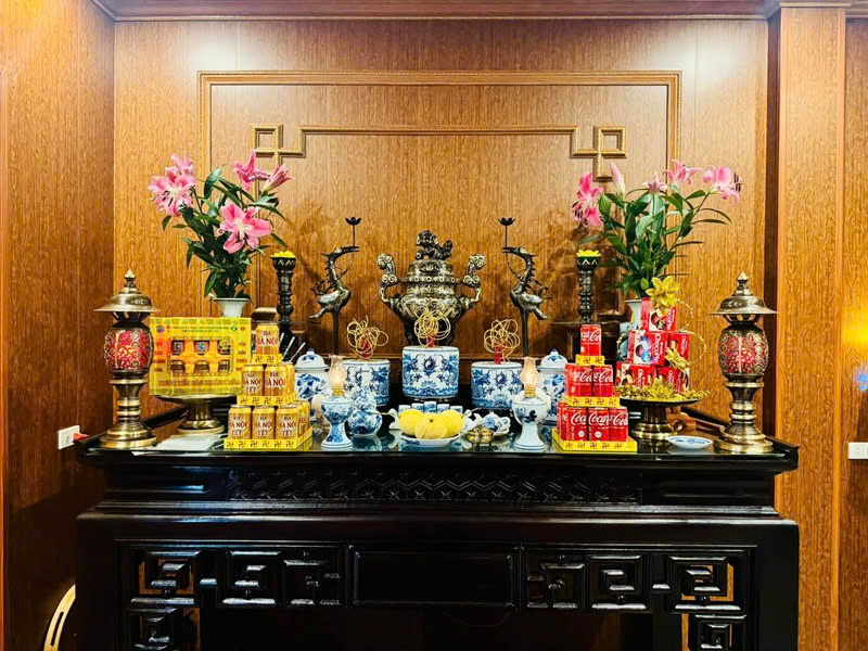ảnh trang trí phòng thờ bange hoa ly
