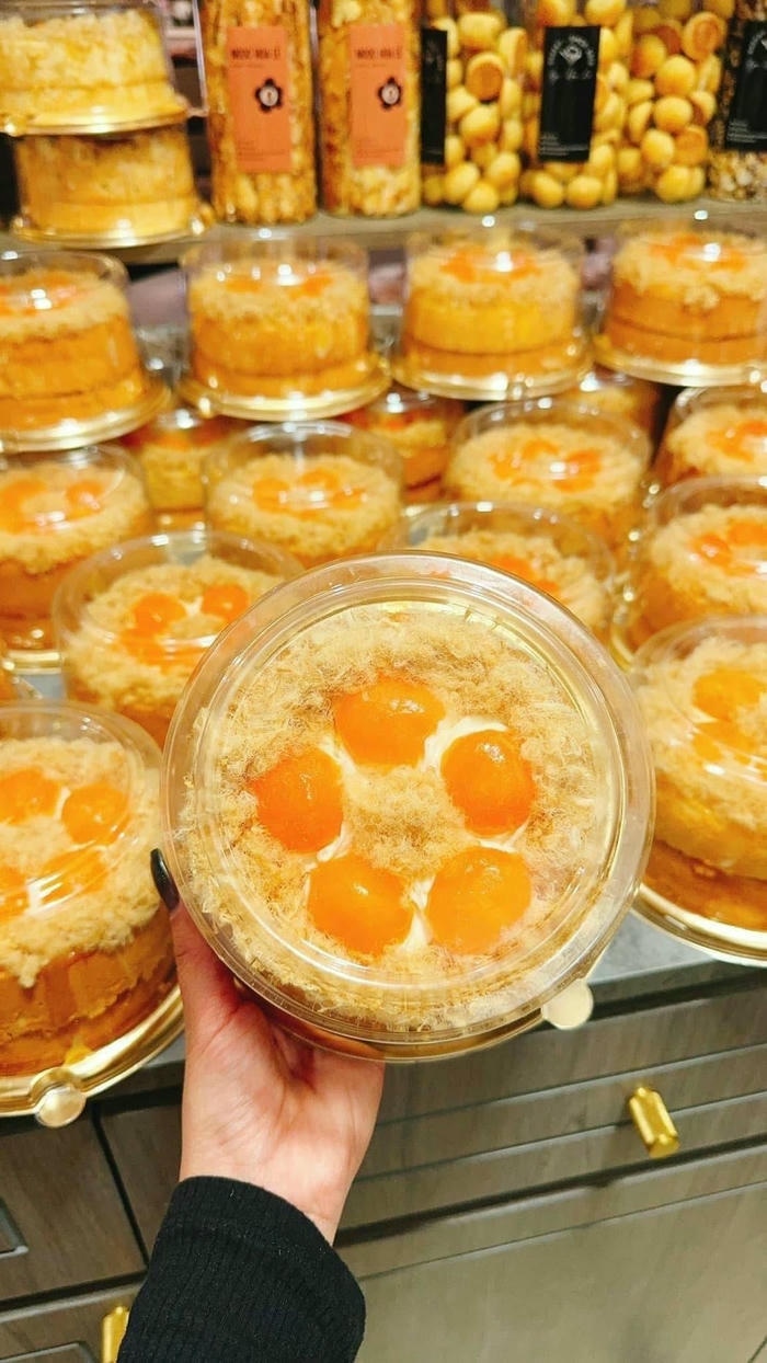 hình ảnh trang trí bánh bông lan trứng muối đơn giản