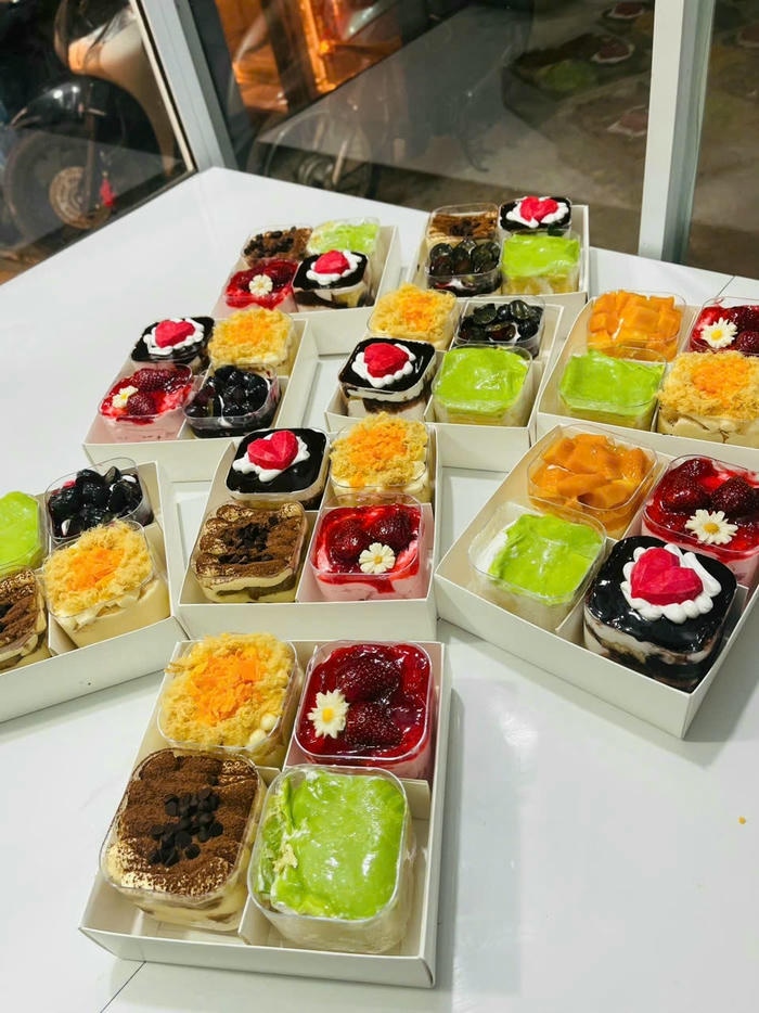hình ảnh trang trí bánh bông lan trứng muối siêu xinh