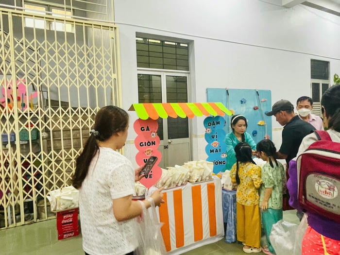 hình ảnh trang trí gian hàng ẩm thực trường học chất nhất