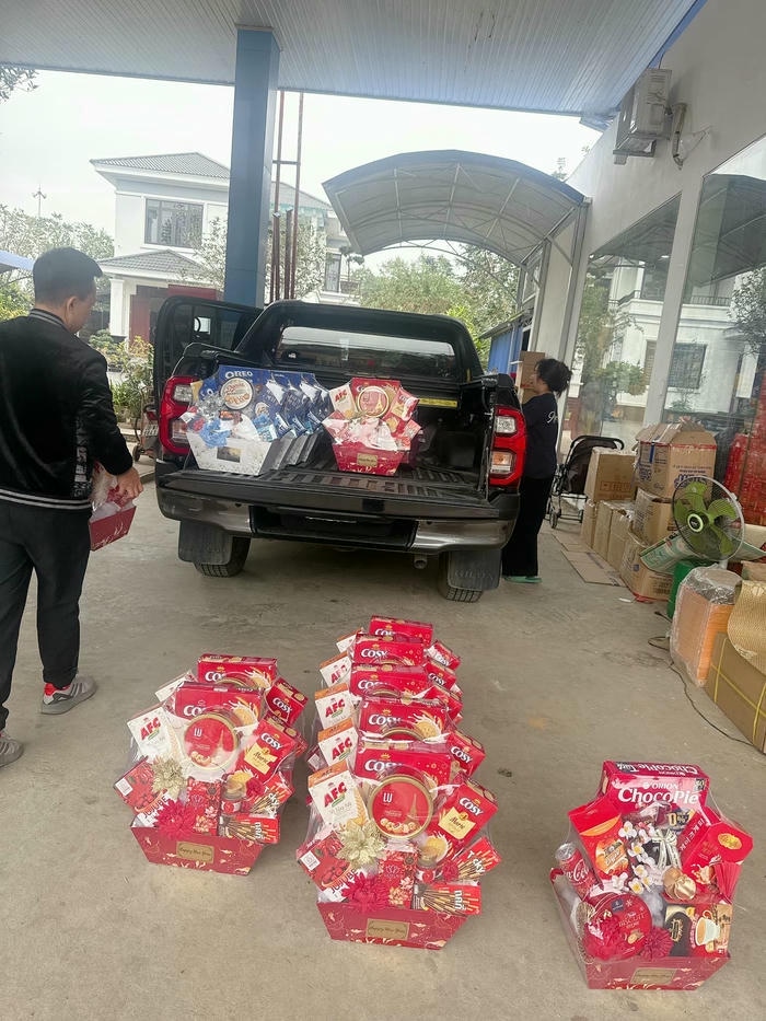 hình ảnh trang trí giỏ quà tết cực xinh