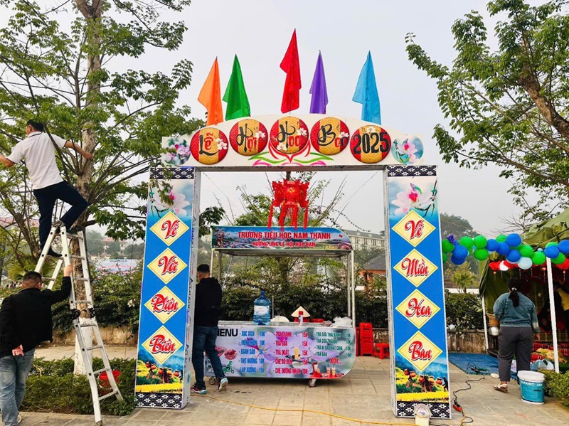 hình ảnh trang trí lều trại xã