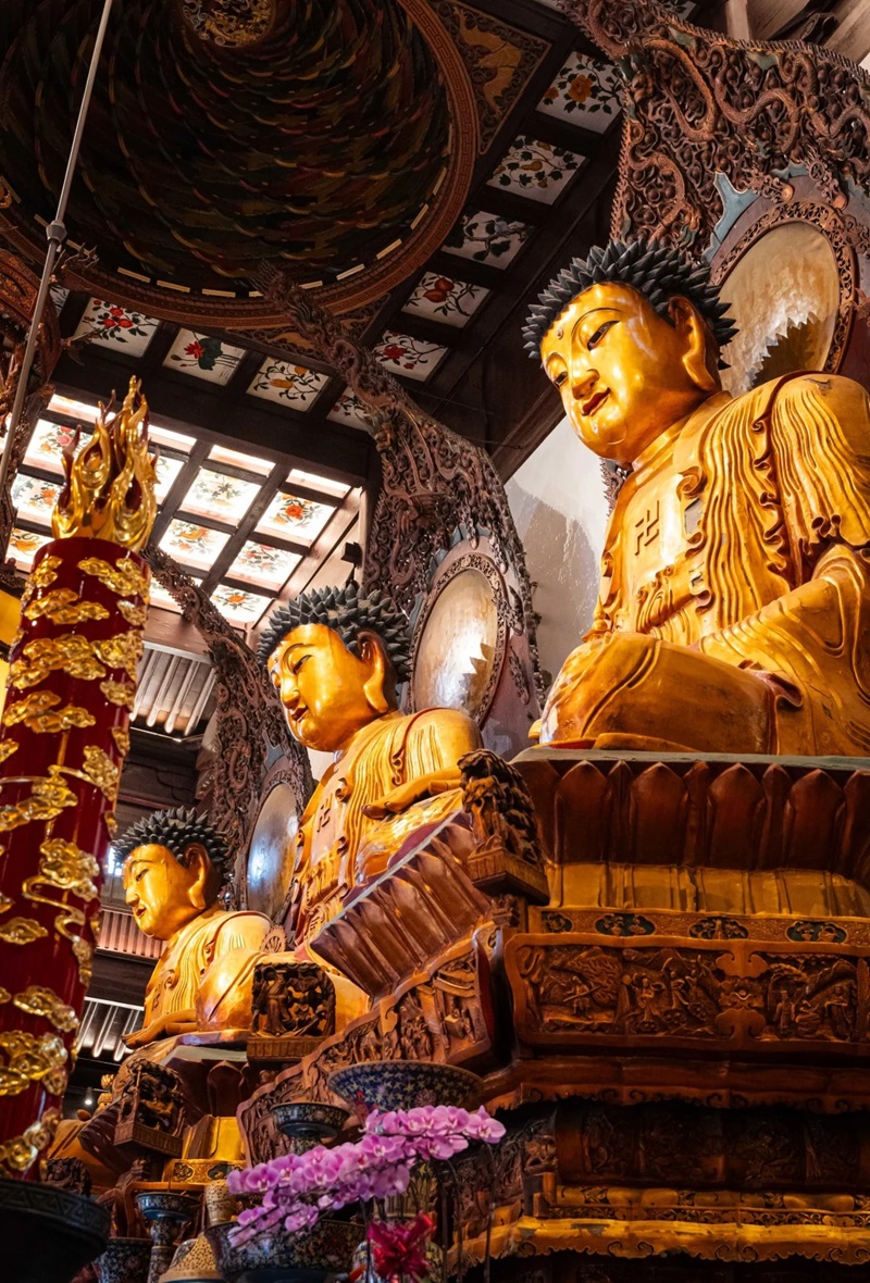 hình trang trí bàn thờ trong