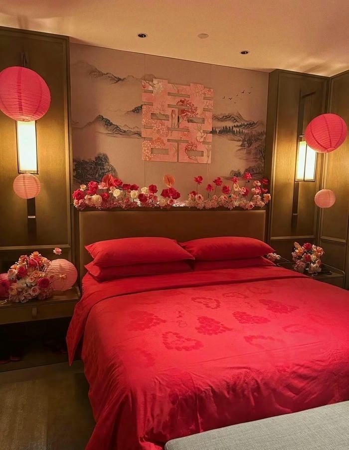hình trang trí giường cưới đẹp