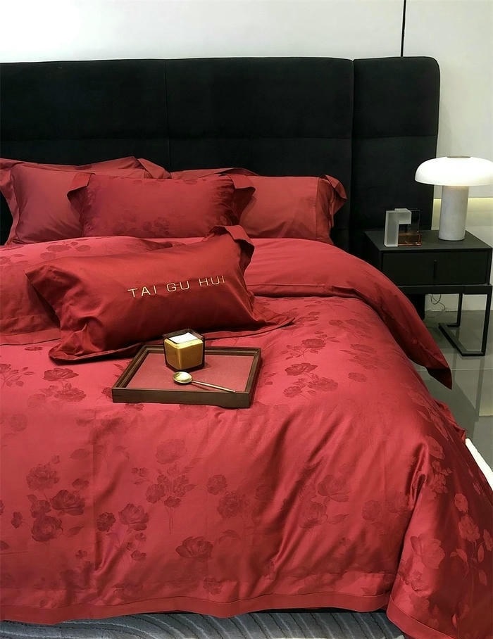 hình trang trí giường cưới