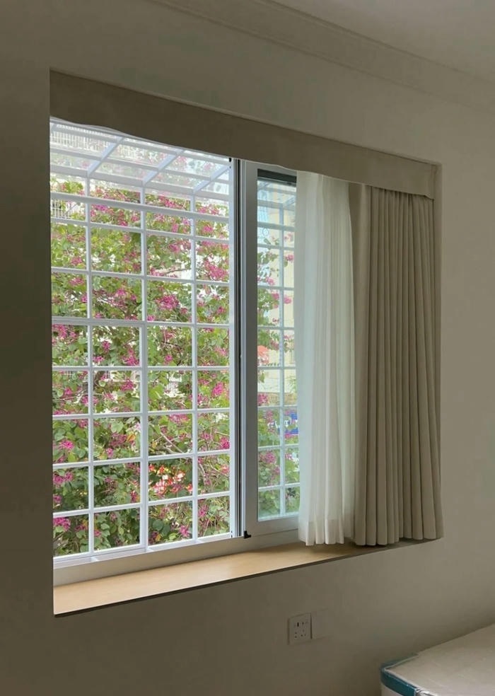 mẫu trang trí cửa sổ đơn giản
