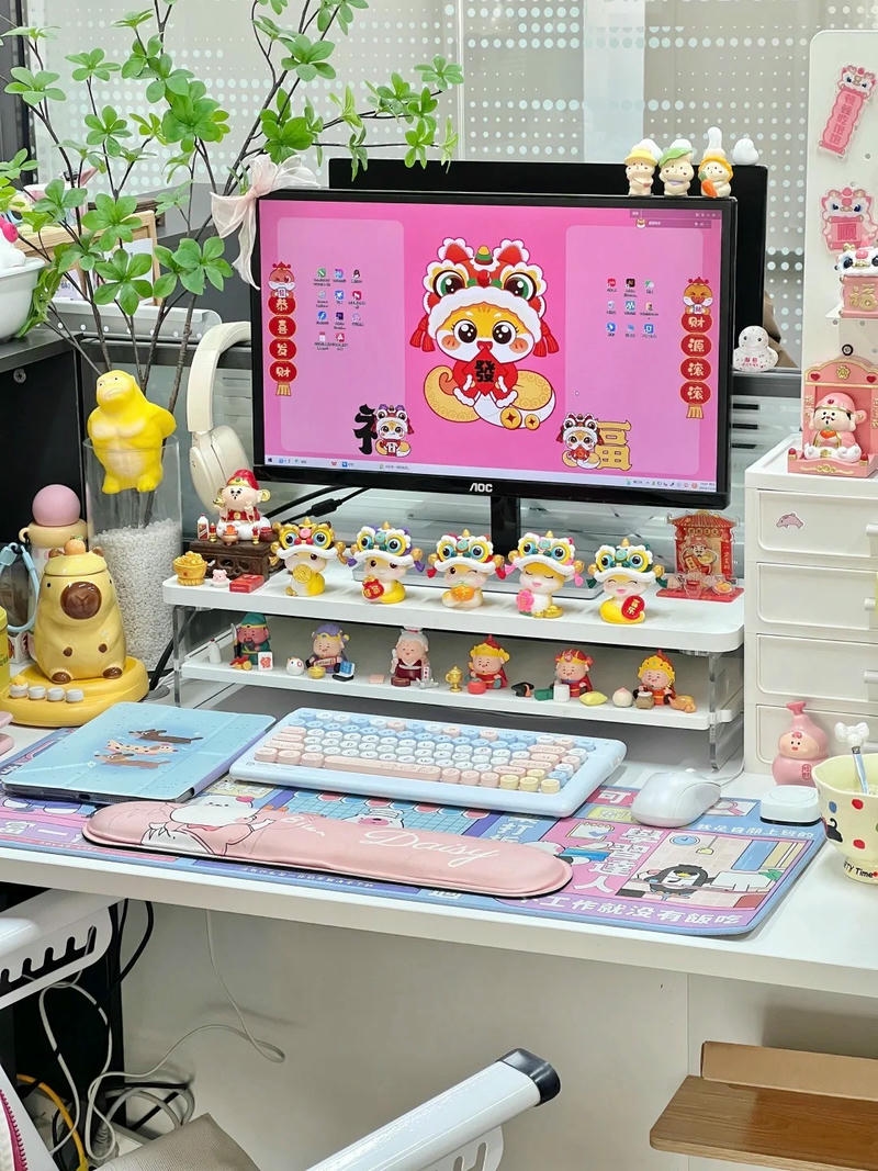 trang trí bàn làm việc kiểu cute