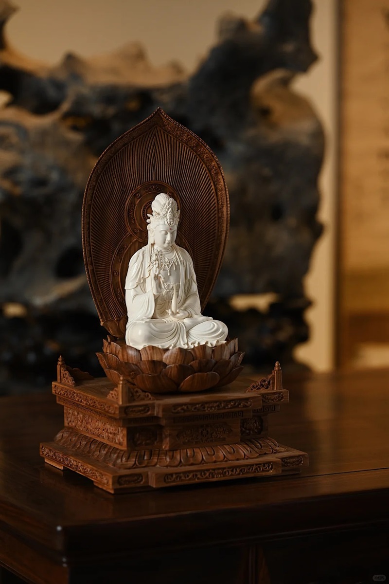 trang trí bàn thờ phật