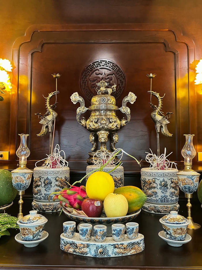 trang trí bàn thờ sang trọng