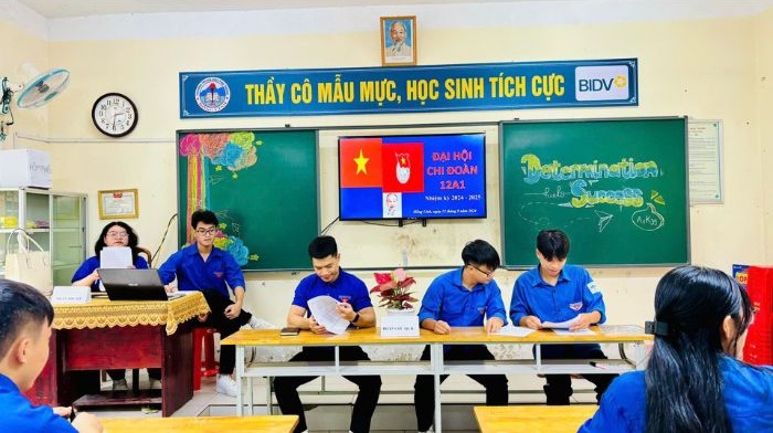 trang trí bảng đại hội chi đoàn cực đẹp