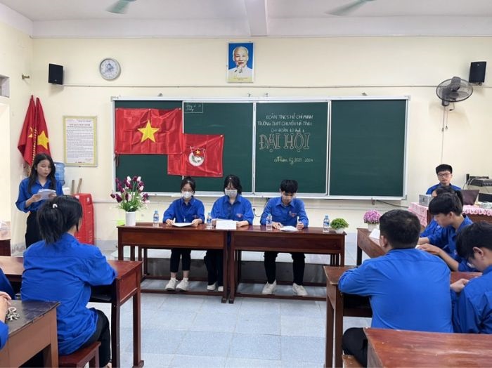 trang trí bảng đại hội chi đoàn cực xinh