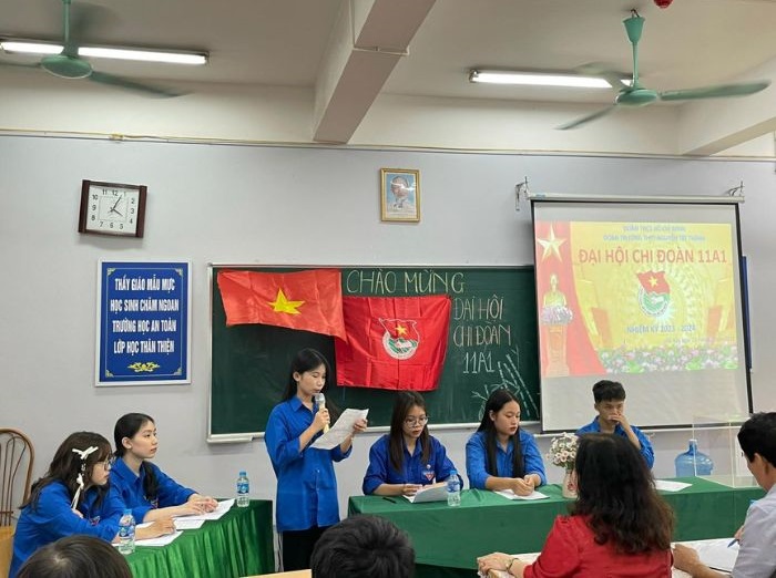 trang trí bảng đại hội chi đoàn siêu xinh