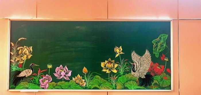 trang trí bảng hoa và hạc