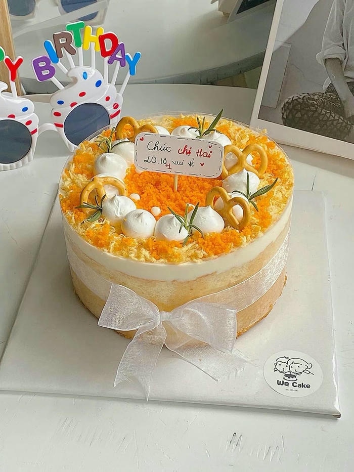 trang trí bánh bông lan trứng muối đẹp cực