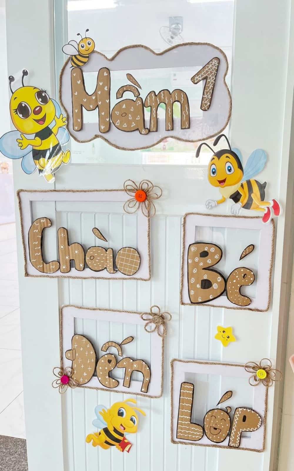 trang trí cửa lớp đẹp