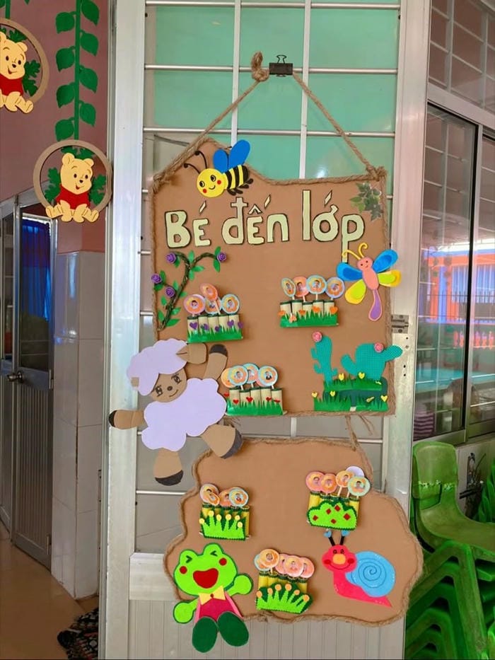 trang trí cửa lớp mầm non dễ thương
