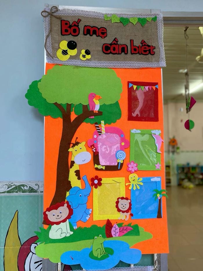 trang trí cửa lớp mầm non màu sắc