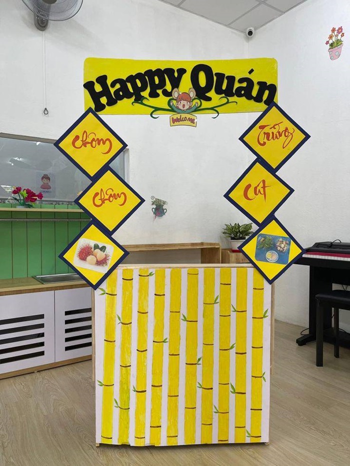 trang trí gian hàng hội chợ học sinh cực dễ thương