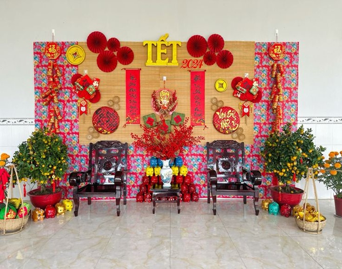 trang trí gian hàng tết cây quất chữ tết vàng