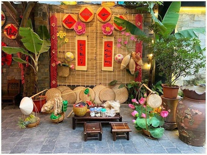 trang trí gian hàng tết nón lá