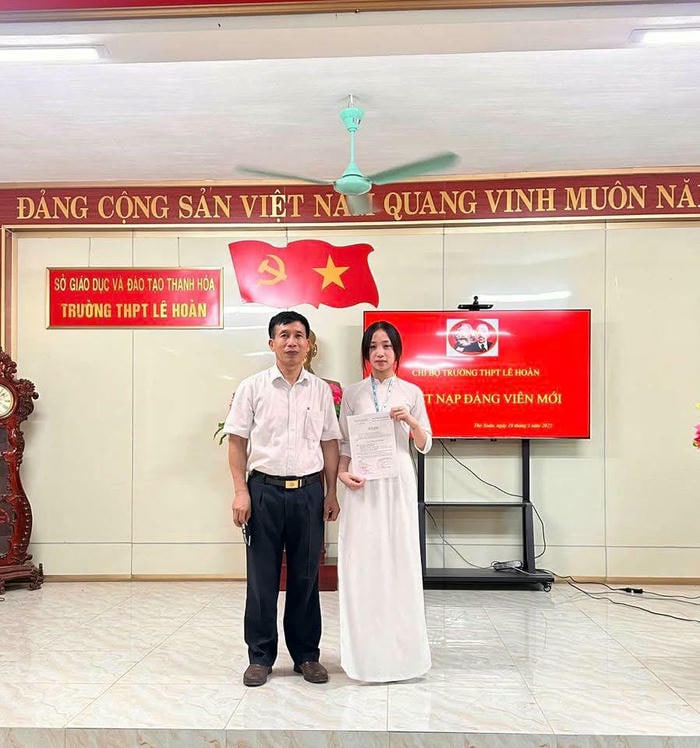 trang trí lễ kết nạp đảng mới nhất siêu ngầu