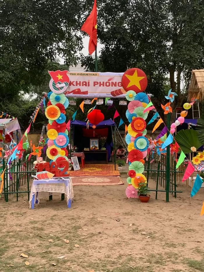 trang trí lều trại lớp 8 cực chất
