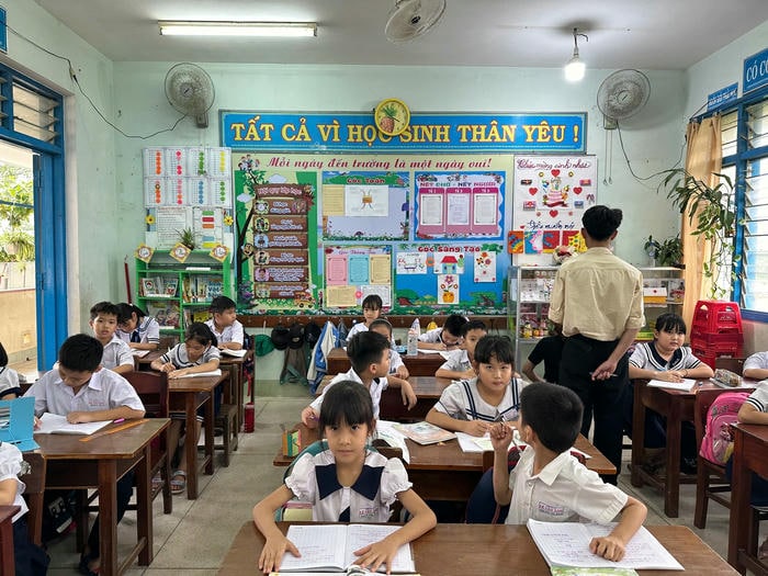 trang trí lớp học tiểu học siêu dễ thương