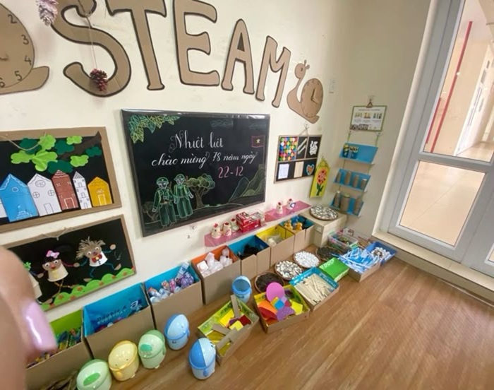 trang trí lớp nhà trẻ 24-36 tháng steam bảy màu