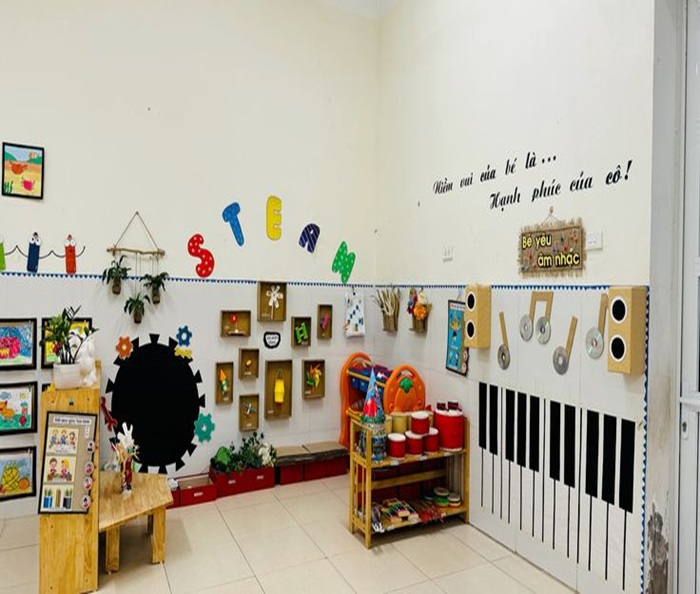 trang trí lớp nhà trẻ 24-36 tháng steam góc nhà