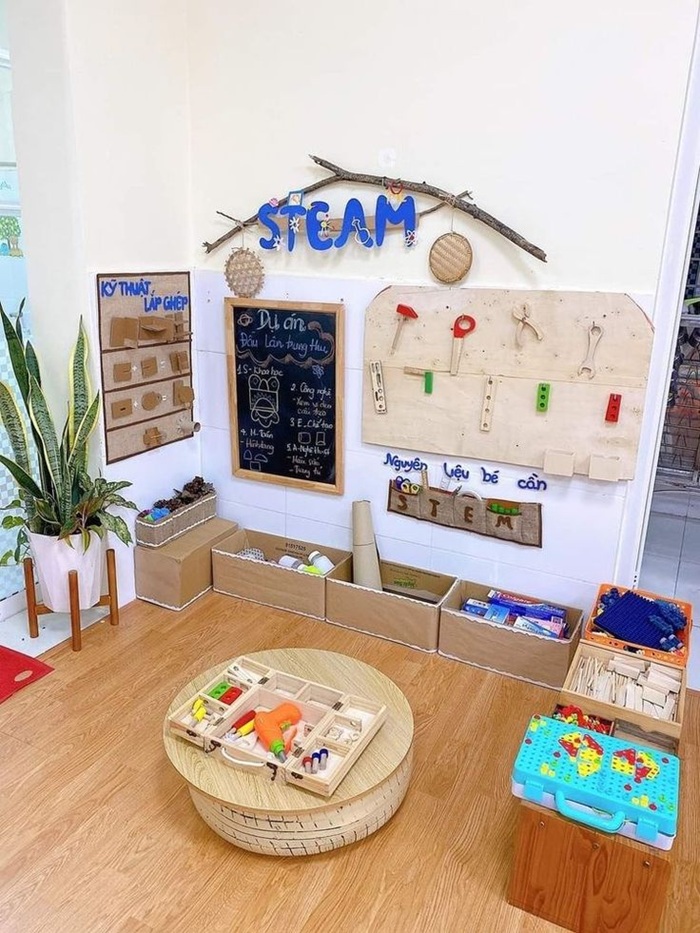 trang trí lớp nhà trẻ 24-36 tháng steam góc tường