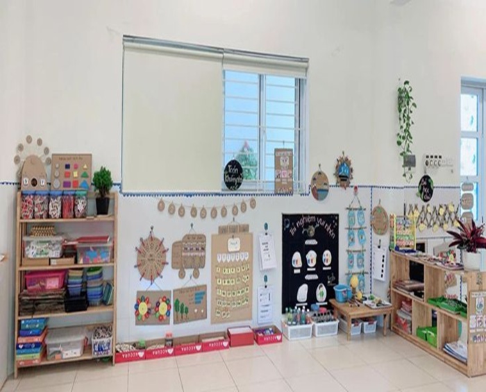 trang trí lớp nhà trẻ 24-36 tháng steam kệ tủ