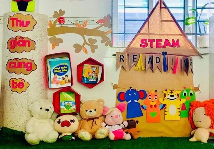 trang trí lớp nhà trẻ 24-36 tháng steam và gấu bông