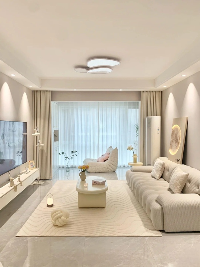 trang trí phòng khách đẹp trắng kèm cửa sổ to