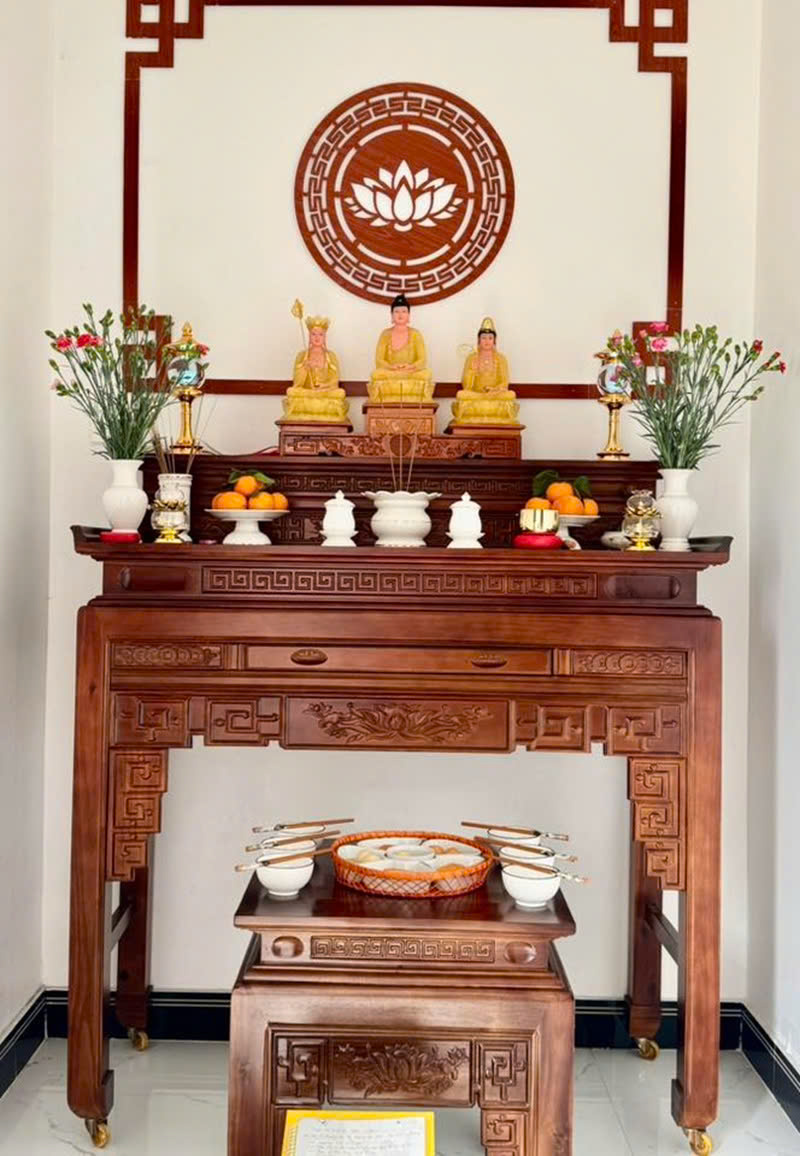 trang trí phòng thờ đơn hianj