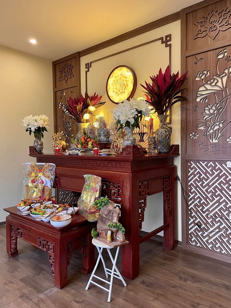 trang trí phòng thờ ngày lễ