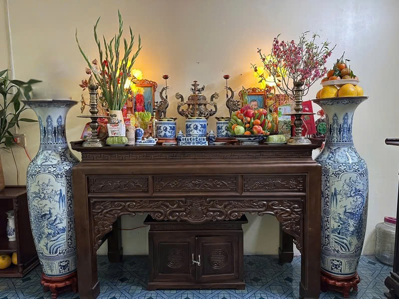 trang trí phòng thờ thấp