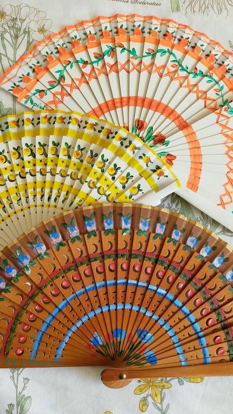 trang trí quạt chất